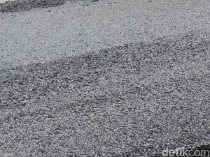 Membandingkan Aspal VS Paving Block untuk Jalan Akses ke Rumah