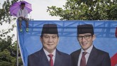 Dalam kampanye di Solo ini, Prabowo sempat menyebut ia tak diizinkan berkampanye di dua tempat di Semarang yakni di GOR Jatidiri dan Simpang Lima. (ANTARA FOTO/Mohammad Ayudha)
