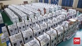Kotak Suara dan logistik Pemilu 2019 lainnya tengah dipersiapkan dan akan diidistribusikan ke sejumlah Kelurahan dan TPS di wilayah Kecamatan Tanah Abang, Jakarta, Rabu, 10 April 2019. (CNNIndonesia/Safir Makki)