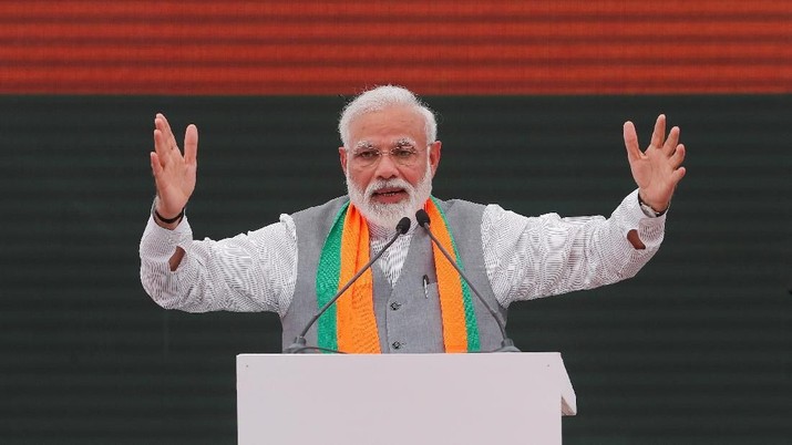 Indian Prime Minister Narendra Modi gestures as he speaks after releasing India's ruling Bharatiya Janata Party (BJP)'s election manifesto for the April/May general election, in New Delhi, India, April 8, 2019. REUTERS/Adnan Abidi