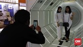 Setiap ruangan dikonsep sedemikian rupa sehingga pengunjung bisa menyatu dalam wahana yang ada dan menghasilkan foto-foto yang Instagrammable. (CNNIndonesia/Adhi Wicaksono)
