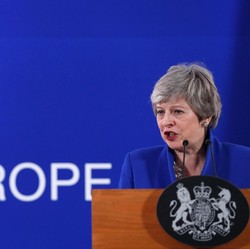 Diterpa Isu Pengunduran Diri Theresa May, Poundsterling Kokoh