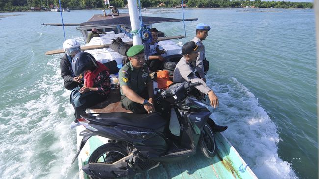 FOTO: Distribusi Logistik Pemilu 2019 di Pulau Jawa