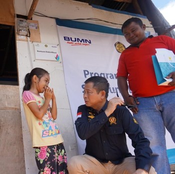 Cerita Anak NTT: Dahulu Belajar Pakai Petromaks, Kini Terang