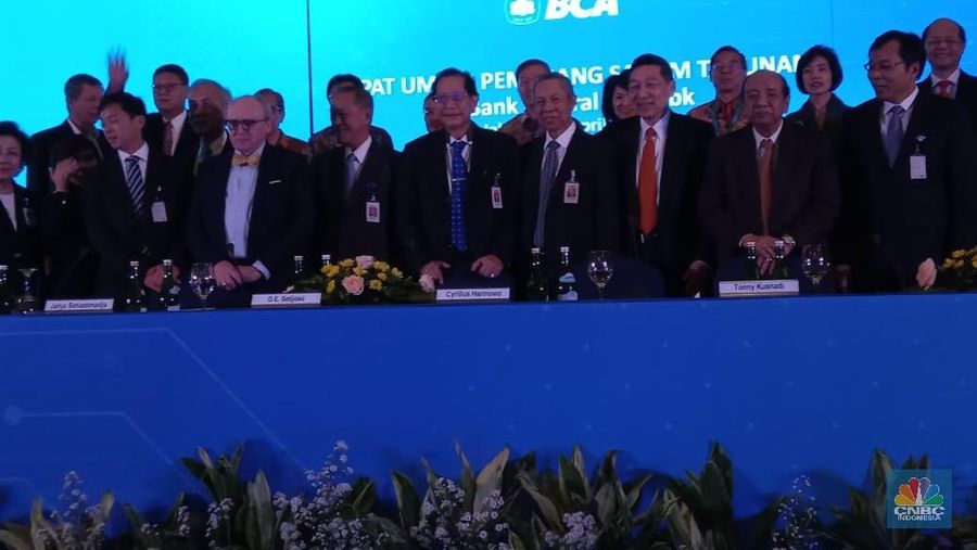 Rapat Umum Pemegang Sahan (RUPS) PT Bank Central Asia Tbk (BCA) menyetujui pembagian dividen Rp 340/saham.