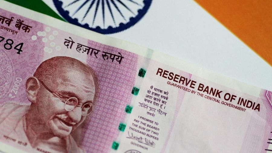 Mata uang Rupee India. (REUTERS / Thomas White / Illustration / File Photo)