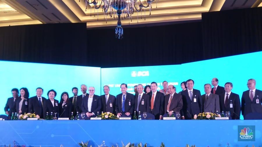 BCA masih memproses lebih jauh rencana perseroan untuk mengambil alih sebuah bank.