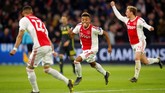 Ajax tidak membiarkan Juventus unggul terlalu lama. Di awal babak kedua David Neres menyamakan kedudukan di menit ke-46. (REUTERS/Wolfgang Rattay)