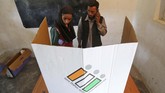 Pemilu India 2019 dianggap menjadi yang terbesar di dunia karena faktor jumlah pemilihnya. (REUTERS/Mukesh Gupta)