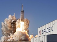 SpaceX Larang Karyawan Rapat Pakai Aplikasi Zoom, Ada Apa?