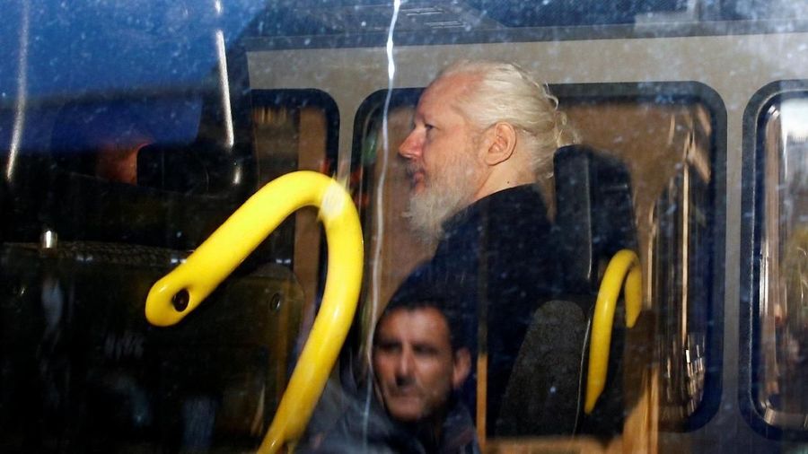 Salah satu pendiri WikiLeaks, Julian Assange,  ditangkap oleh petugas dari Metropolitan Police Service (MPS) di Kedutaan Besar Ekuador.