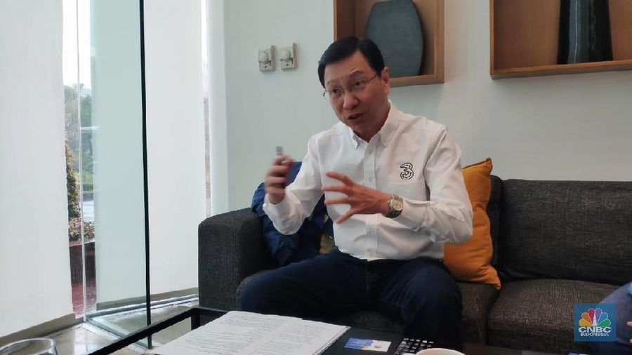 Operator asal Hong Kong ini tak lagi mengandalan layanan panggilan suara (voice) dan pesan singkat (short message service/SMS) sebagai sumber pendapatan.