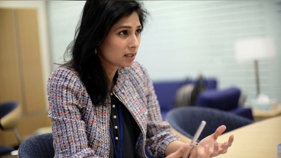 Perang dagang baru yang dipicu oleh bea masuk otomotif yang diterapkan Amerika Serikat (AS) akan lebih merugikan pertumbuhan ekonomi global.