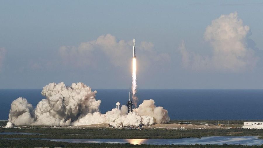Pemerintah Iran tengah sibuk mempersiapkan tempat untuk meluncurkan satelit baru.