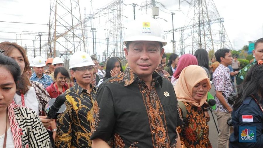 Jonan meminta kepada PT PLN (Persero) untuk memastikan kondisi jaringan dan pasokan listrik aman di seluruh Indonesia.