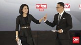 jurnalis senior Tomy Ristanto dan jurnalis TvOne Balques Manisang sebagai moderator debat kelima Pilpres 2019. (CNN Indonesia/Adhi Wicaksono)