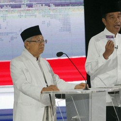 Jokowi Sudah Panggil 'Ghostbusters', Hantu CAD Enggan Pergi