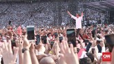 Capres nomor 01 Joko Widodo (Jokowi) saat melakukan orasi dalam Konser Putih Bersatu dalam rangka Kampanye Akbar Pasangan Capres no urut 01 di Gelora Bung Karno (GBK), Jakarta, Sabtu, 13 April 2019. CNN Indonesia/Andry Novelino