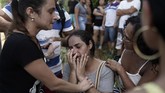 Kelompok bersenjata juga mengambil keuntungan dari tata kota serampangan di Brasil. Mereka mulanya dibentuk untuk menjaga lingkungan dari geng dan sindikat narkoba. (AP Photo/Leo Correa)