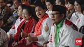 Megawati Soekarnoputri, Iriana Joko Widodo dan Muhaimin Iskandar (Cak Imin) saat menyaksikan debat kelima Pilpres 2019 di Hotel Sultan, Jakarta, Sabtu (13/4/2019). (CNN Indonesia/Adhi Wicaksono)