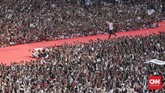 Joko Widodo saat Konser Putih Bersatu di Gelora Bung Karno, Jakarta, Sabtu, 13 April 2019. Konser Putih sekaligus Kampanye Akbar pasangan calon presiden dan wakil presiden nomor urut 01 Joko Widodo (Jokowi) - Ma'ruf Amin. (CNN Indonesia/Safir Makki)