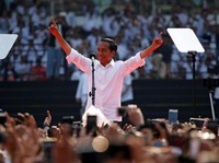 Trade War & Penantian Kabinet Jokowi Bikin IHSG Terkapar