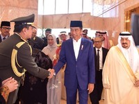 Berkunjung ke Arab, Jokowi Santap Siang dengan Raja Salman