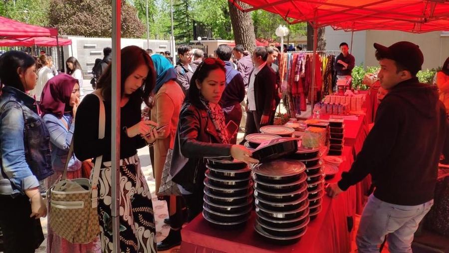 Pemungutan suara pemilu 2019 di Beijing, China, berlangsung lancar dan meriah, Minggu (14/4/2019).