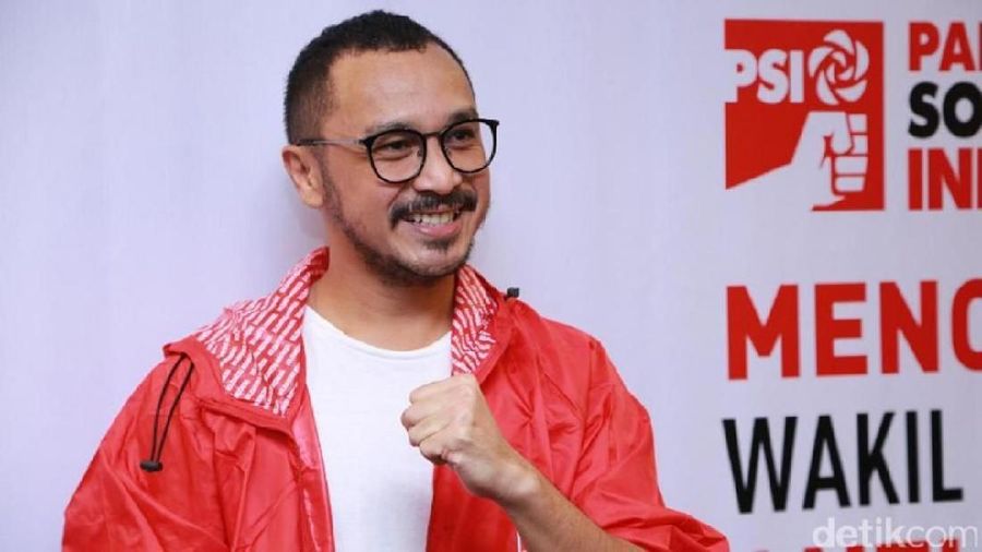 Artis terjun ke dunia politik bukanlah hal yang baru lagi. Mereka mencoba peruntungan baru untuk menjadi politikus dan maju menjadi calon legislatif.