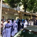 WNI Antre Berjam-jam demi Pemilu di Luar Negeri, Ini Kata KPU