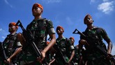 Prajurit Paskhas TNI AU mengikuti Apel Patroli Skala Besar TNI-Polri di JIExpo, Kemayoran, Jakarta Pusat, Minggu (14/4). TNI dan POLRI siap mengamankan pelaksanaan Pemilu serentak pada hari Rabu 17 April 2019 mendatang dengan menjamin keamanan masyarakat sampai ke TPS. (ANTARA FOTO)