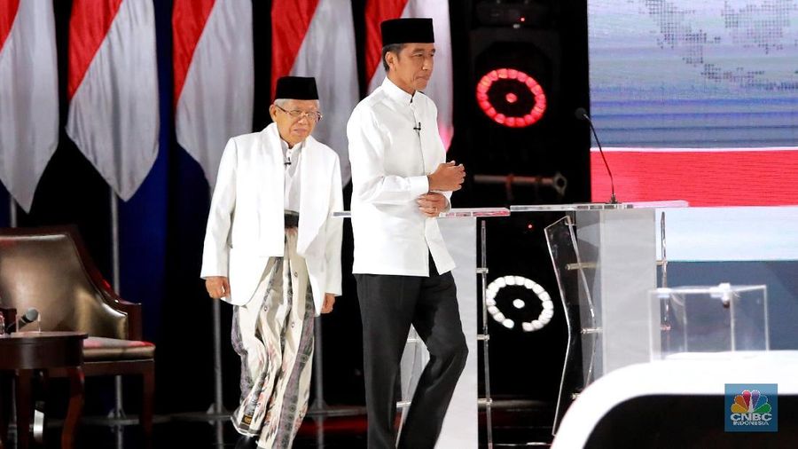 Mahkamah Konstitusi (MK) menolak gugatan Tim Paslon 02 Prabowo Subianto-Sandiaga Uno.