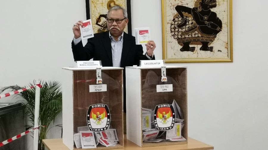 Warga Negara Indonesia di Denmark dan Lithuania telah meggunakan hak pilhnya di Kopenhagen, Denmark pada Sabtu.