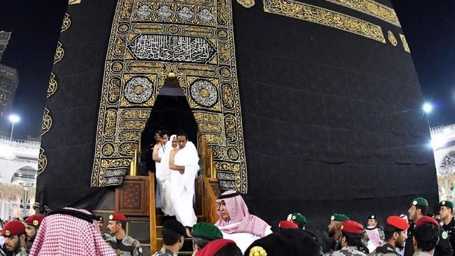 Jokowi dan Keluarga Masuk ke Dalam Kakbah saat Umrah