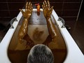 FOTO: Mandi Berendam dalam Minyak Azerbaijan