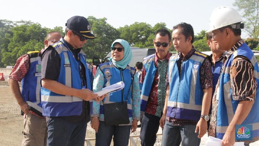 Saat ini, proses pembangunan GT Cikampek Utama masih berlangsung di KM 70 pada Jalan Tol Jakarta-Cikampek.