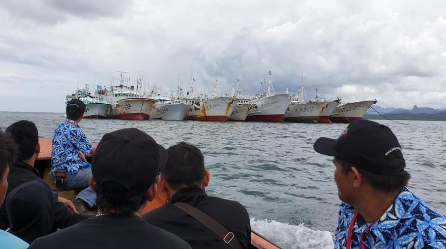 PPLN Fiji rela menjemput warga Indonesia yang sedang ada di tengah laut demi membuat mereka dapat memberikan suaranya pada pemilihan umum presiden 2019.