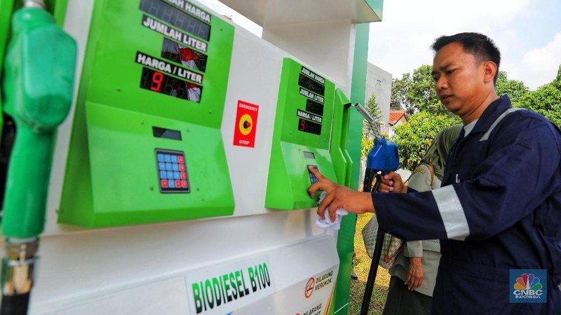 B100 mulai diuji coba, biodiesel yang berasal dari Crude Palm Oil (CPO) ini harapannya dapat dipergunakan secara umum di masyarakat.