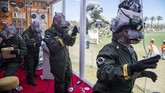 Coachella bukan hanya soal musik. Sejumlah seniman juga unjuk gigi karya mereka di festival ini, seperti karya bertajuk H.i.P.O. ini. (Amy Harris/Invision/AP)