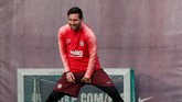 Lionel Messi menjadi andalan Barcelona sekaligus ancaman Man United. Pada leg pertama, umpan Messi berperan penting dalam gol tunggal kemenangan Blaugrana. (REUTERS/Albert Gea)