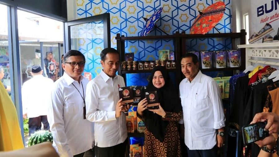 Presiden RI Joko Widodo telah meresmikan Halal Park sebagai Moslem District Destination yang berlokasi di Jalan Pintu Satu Senayan, Jakarta