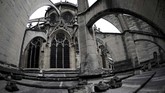 Notre Dame juga pernah rusak dan terabaikan oleh manusia selama masa Revolusi Prancis pada 1789-1799. Namun masyarakat kembali perhatian terhadap si Putri setelah novel Victor Hugo, The Hunchback of Notre-Dame, rilis pada 1831. (Martin BUREAU / AFP)