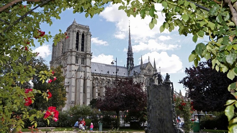 Kebakaran hebat melanda Katedral Norte-Dame di Paris, Prancis, Senin (15/4/2019) waktu setempat.