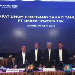 Penjualan Alat Berat Komatsu Cuma Naik 1% di Q1, Kenapa?