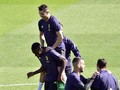 FOTO: Ronaldo Gembira Jelang Juventus vs Ajax