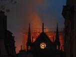 Presiden Prancis Janji Bangun Lagi Notre-Dame dalam 5 Tahun