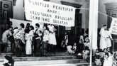 Pemandangan waktu berjalannya pemilihan umum di kota Semarang di mana telah disediakan panitia penitipan anak di Kelurahan Randusari, Semarang Selatan, 15 Desember 1955. (Sumber: ANRI)