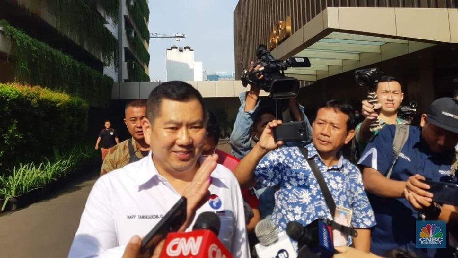 Menurut rencana partai pendukung pasangan 01 dan Tim Kampanye Nasional (TKN) akan berkumpul setelah keluarnya hasil quick count.