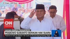 VIDEO: Berbaju Putih, Prabowo Subianto Berikan Hak Suara