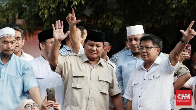 Riuh Relawan Prabowo usai Pidato 'Klaim' Kemenangan